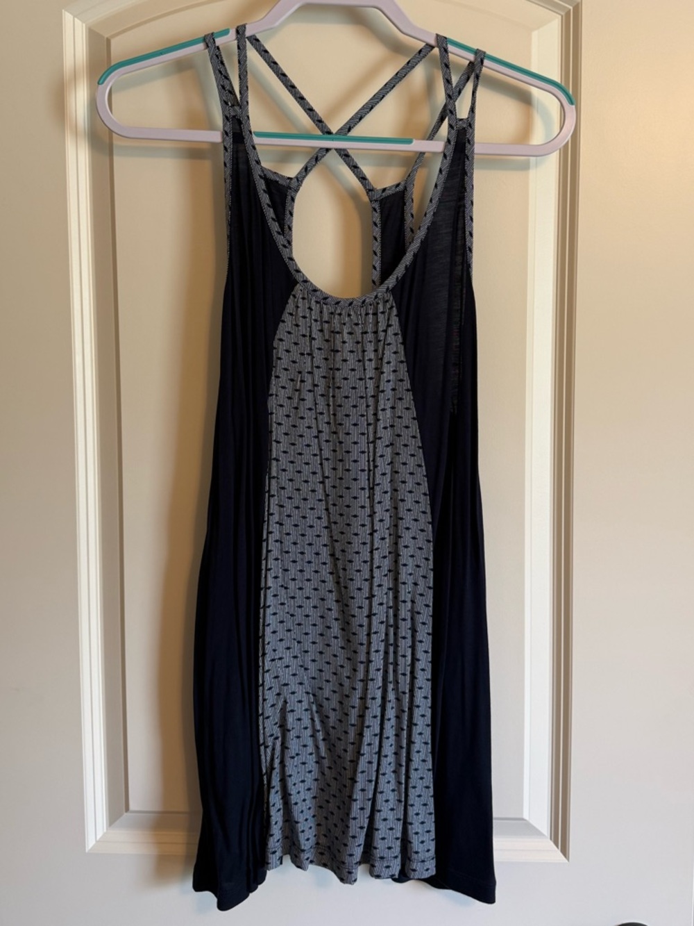 Cabi XL Sleeveless Layered Tank Tunic Top – Navy & White Print